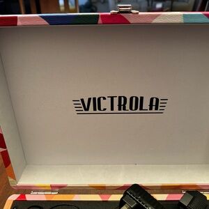 Victrola record player in good condition